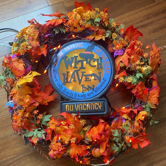 Halloween wreath , lights and signs - Picture 1 of 1